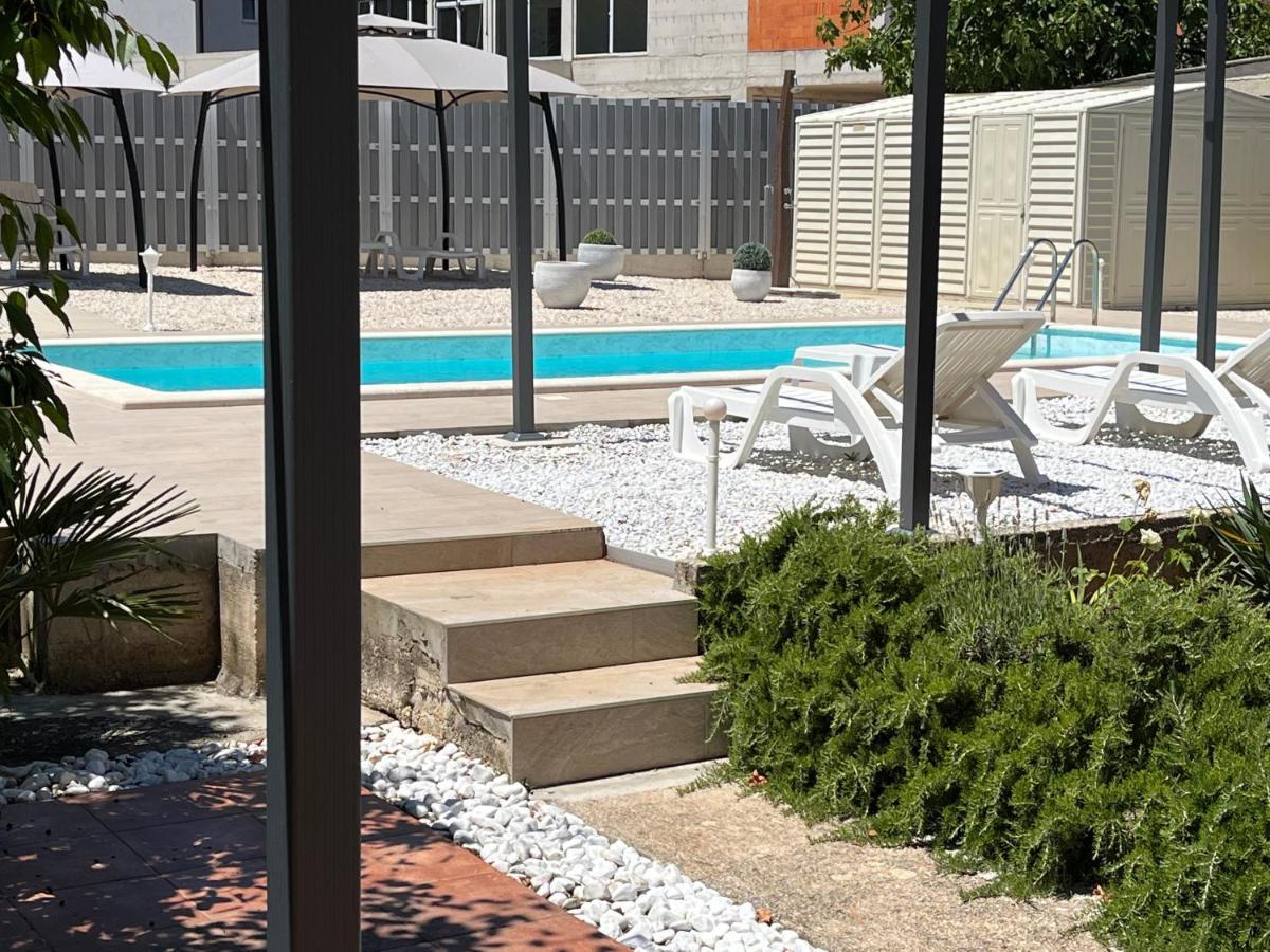 Grey Pearl With Free Ev Ch-Station Apartment Valbandon Exterior photo