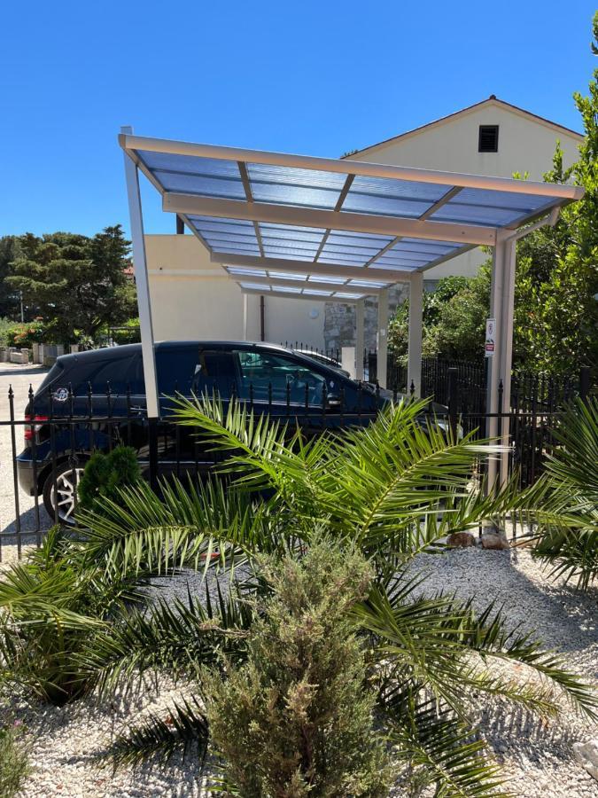 Grey Pearl With Free Ev Ch-Station Apartment Valbandon Exterior photo