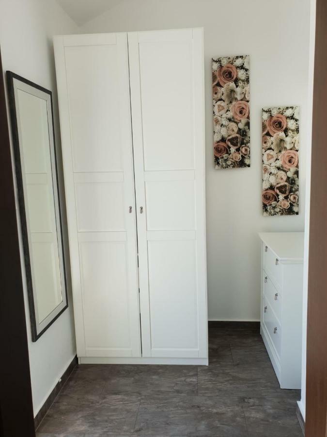 Grey Pearl With Free Ev Ch-Station Apartment Valbandon Exterior photo